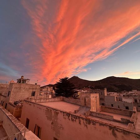 Al Centro Del Centro - Favignana Apartment Bagian luar foto