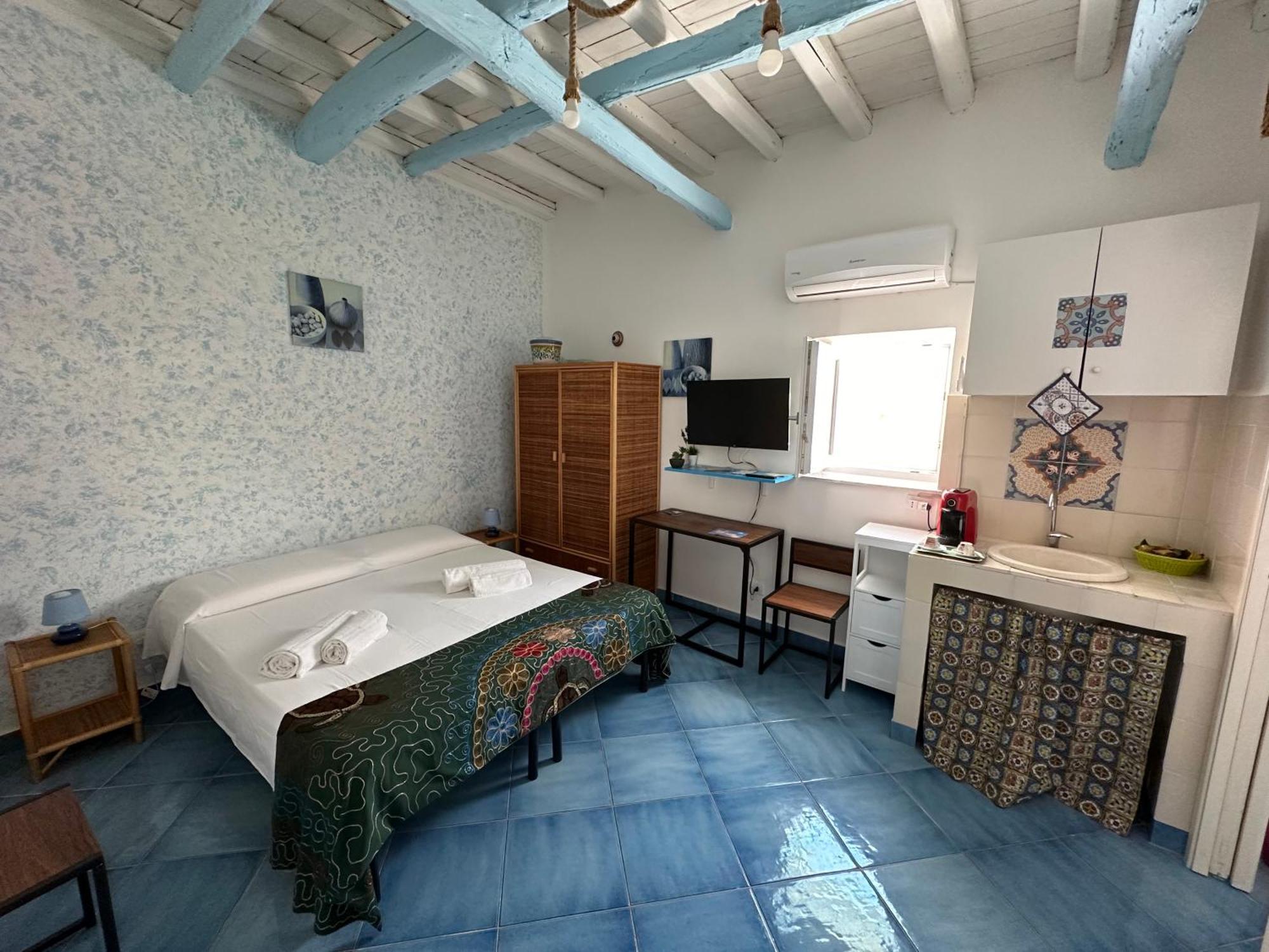 Al Centro Del Centro - Favignana Apartment Bagian luar foto
