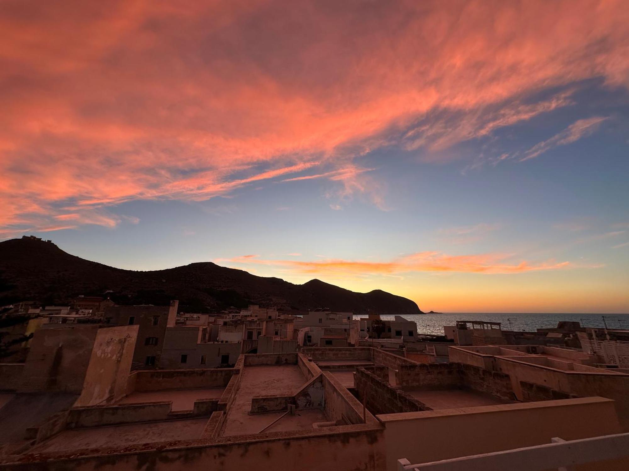 Al Centro Del Centro - Favignana Apartment Bagian luar foto
